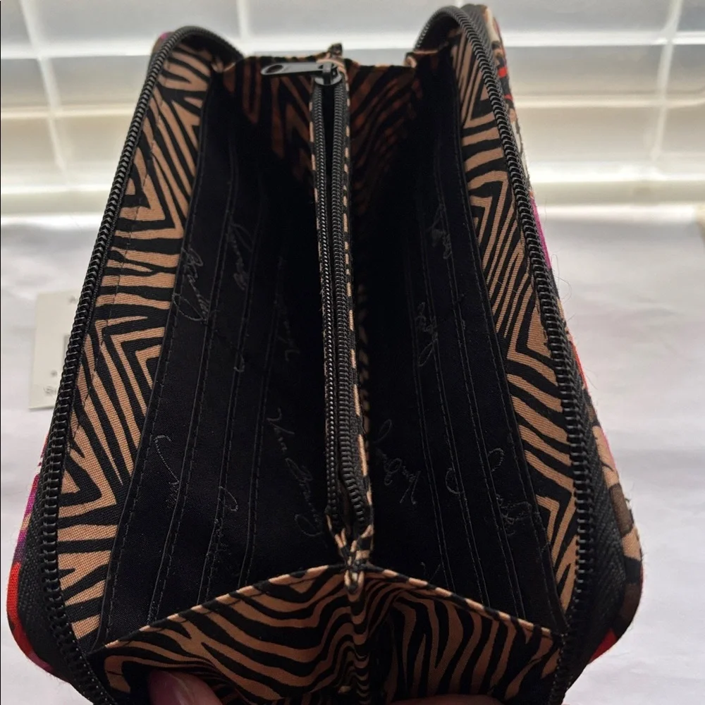 🟡 Brand New Vera Bradley Accordion Wallet, Rosewood Pattern, Multicolored - Picture 6 of 7